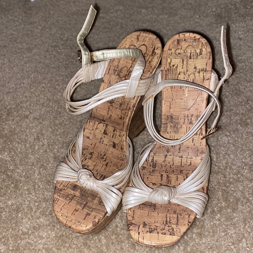 Jessica Simpson tan wedges